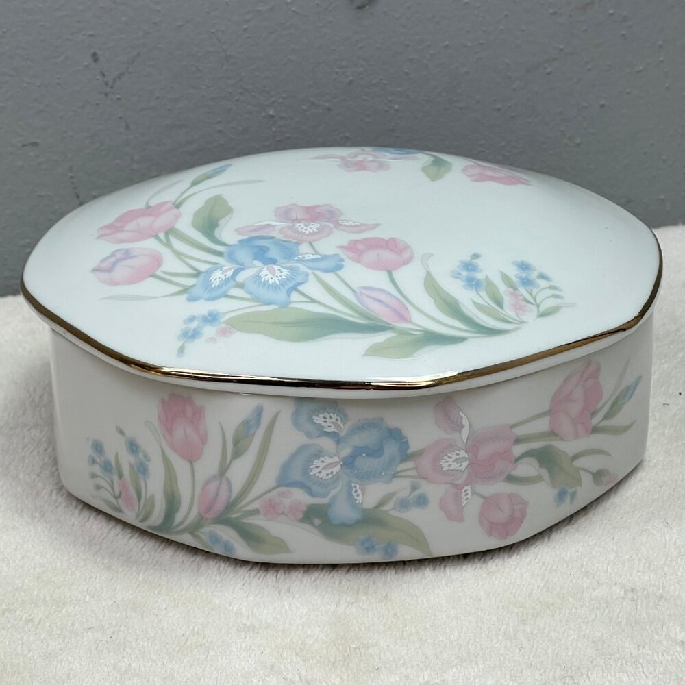 Jamestown Porcelain Trinket Jewelry Box with Lid Japan White Pink Blue Floral Lg